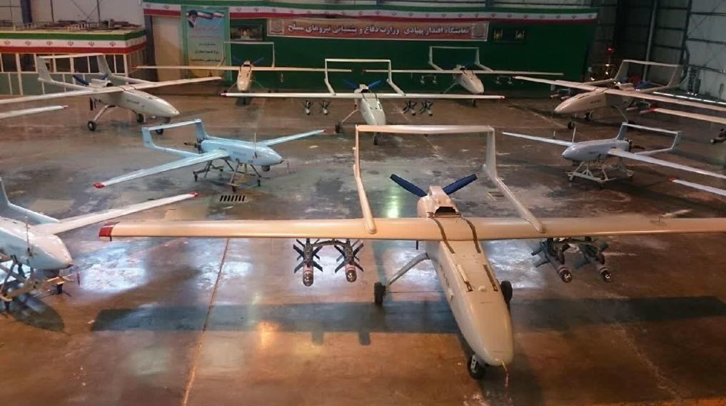 دستکم 7 پهپاد مهاجر-6 در مراسم امروز مشاهده شد که برخی مجهز به 4 بمب هواپرتاب شده اند