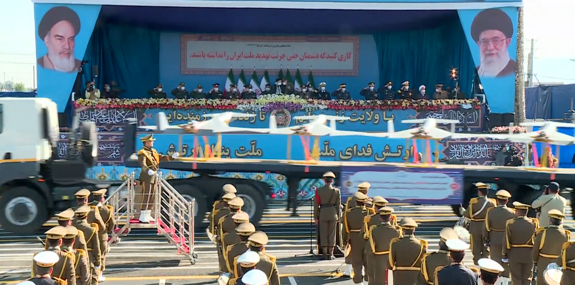 پهپاد انتحاری جدید ارتش جمهوری اسلامی ایران در رژه روز ارتش سال 1401