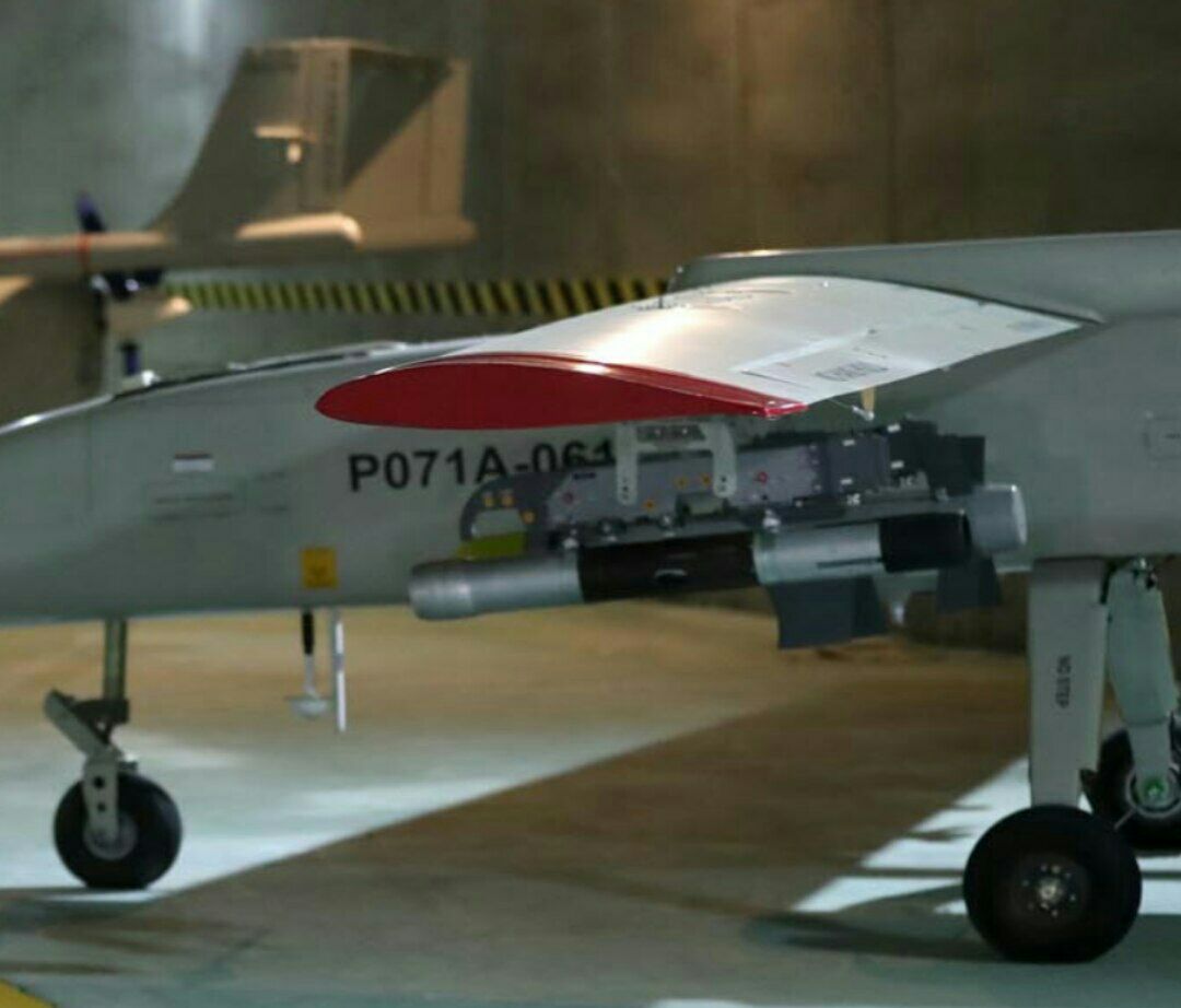 آرایش تسلیحاتی ترکیبی مهاجر۶ شامل موشک نقطه زن الماس و بمب قائم.