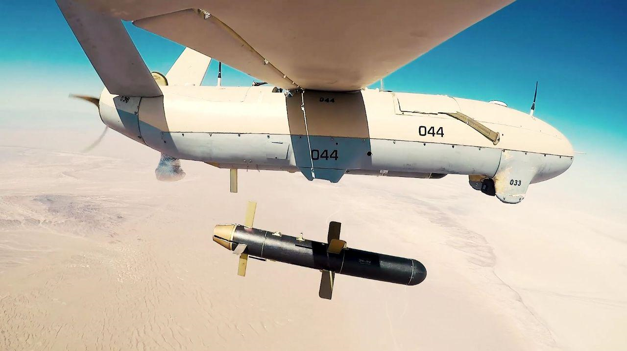 پهپاد شاهد-۱۳۳ در حال رهاسازی یک بمب سدید