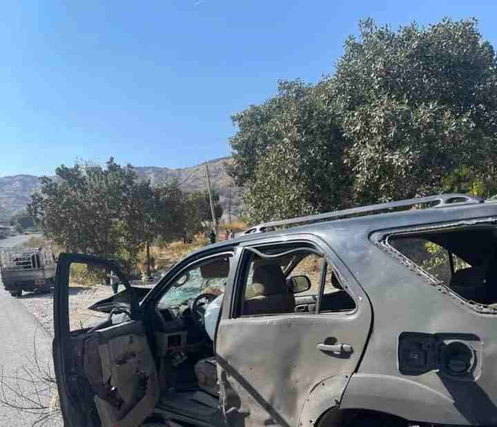 اولین تصویر از خودروی مورد هدف در نزدیکی مقر گروهک تروریستی حدکا در کویسنجق ، ماهیت سرنشین ها هنوز مشخص نیست هر چند خبرهایی از ماهیت ترکیه ایی بودن پهپاد هست!!!!