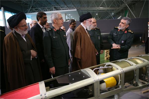 بازدید از نمایشگاه دستاوردهای نیروی هوافضای سپاه پاسداران