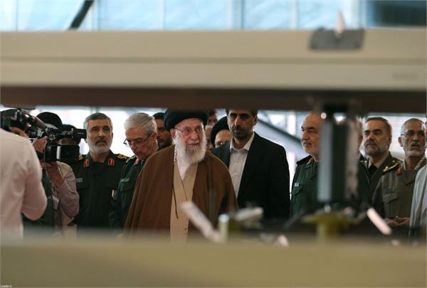 بازدید از نمایشگاه دستاوردهای نیروی هوافضای سپاه پاسداران