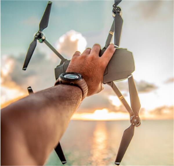 درباره ابعاد کوادکوپترها نیز می‌توان گفت که این وسایل در ابعاد